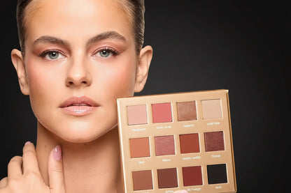 Glam Up Eyeshadow Palette Farmasi